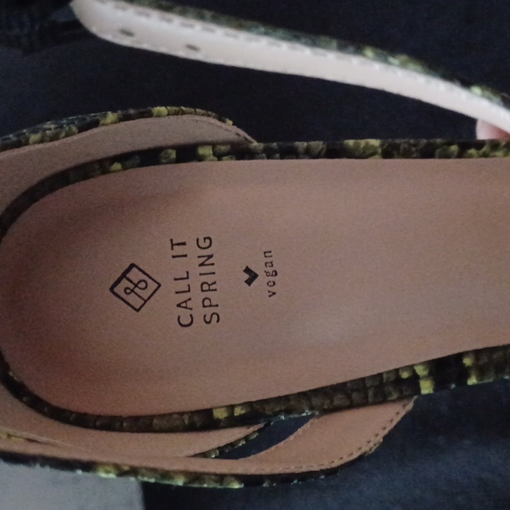Shoes - Picture 4 of 4